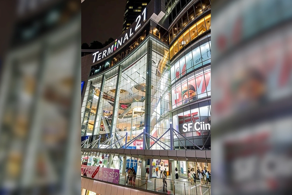 Terminal 21 Bangkok near RakYim Siam
